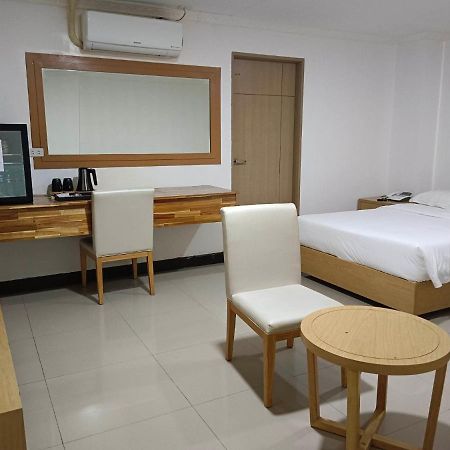 Punta Clark Hotel Clark Field Luaran gambar