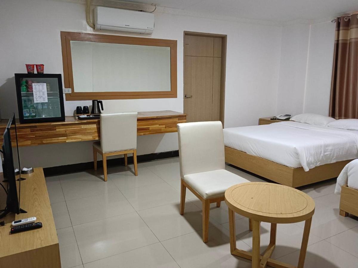 Punta Clark Hotel Clark Field Luaran gambar